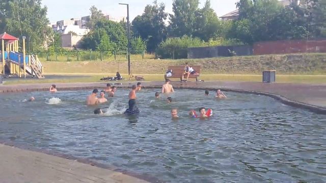 В Советске открылся купальный сезон на набережной Немана смотреть онлайн