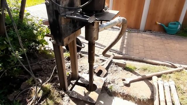 Бурение скважины, известняк Drilling of wells, limestone смотреть онлайн