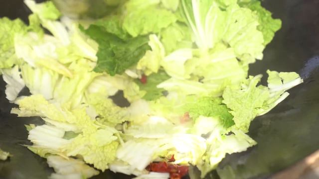 十斤大草魚，二弟做“水煮魚”，麻辣鮮香，湯汁拌飯吃過癮！ 【鐵鍋視頻】 смотреть онлайн