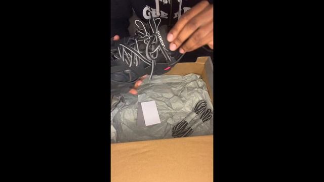 PURCHASING MY FAVORITE SHOE ! BALENCIAGA LED TRACK ?? смотреть онлайн