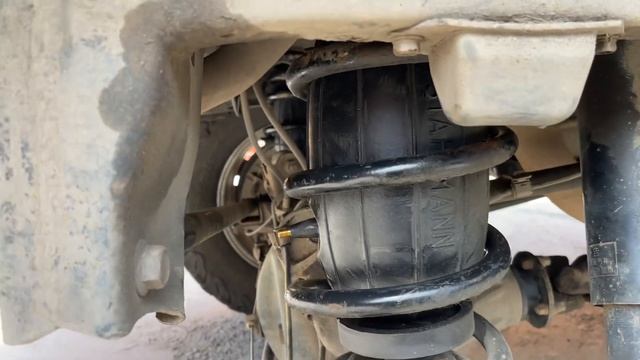 Пневмобаллоны в задние пружины на Tlc100.