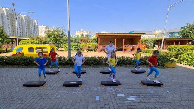 Степ-аэробика для детей. ГБОУ Школа № 1980. смотреть онлайн