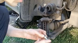 Шевроле Кобальт замена колодок GM на HI-Q