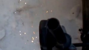 Работа одной рукой УШМ Milwaukee AG 16-125 INOX