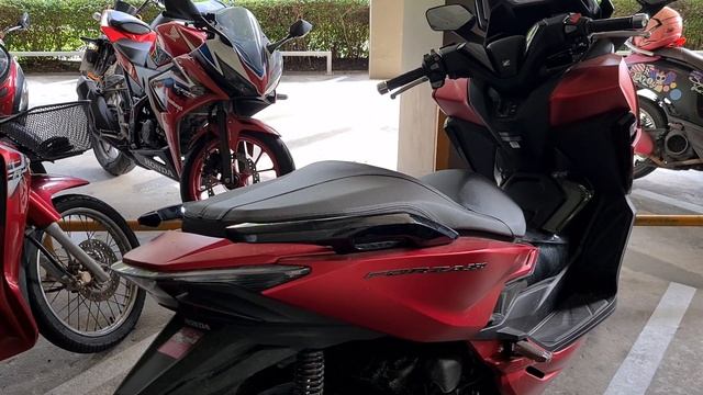 Honda ADV 350 vs Forza 350 Сравнение 13 отличия смотреть онлайн