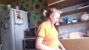 Огородные дела , сбор огурцов ,подкормка огурцов, Гуматом Калия .Как живет деревня в августе.