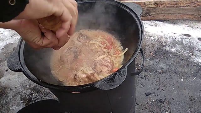 ,,Курица по - охотничьи,, в казане на костре смотреть онлайн