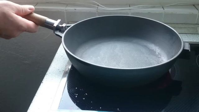 Подготовка,обжиг Чугунной Сковороды после покупки. смотреть онлайн