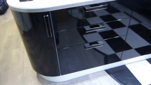 Кухня с радиусными фасадами смотреть онлайн