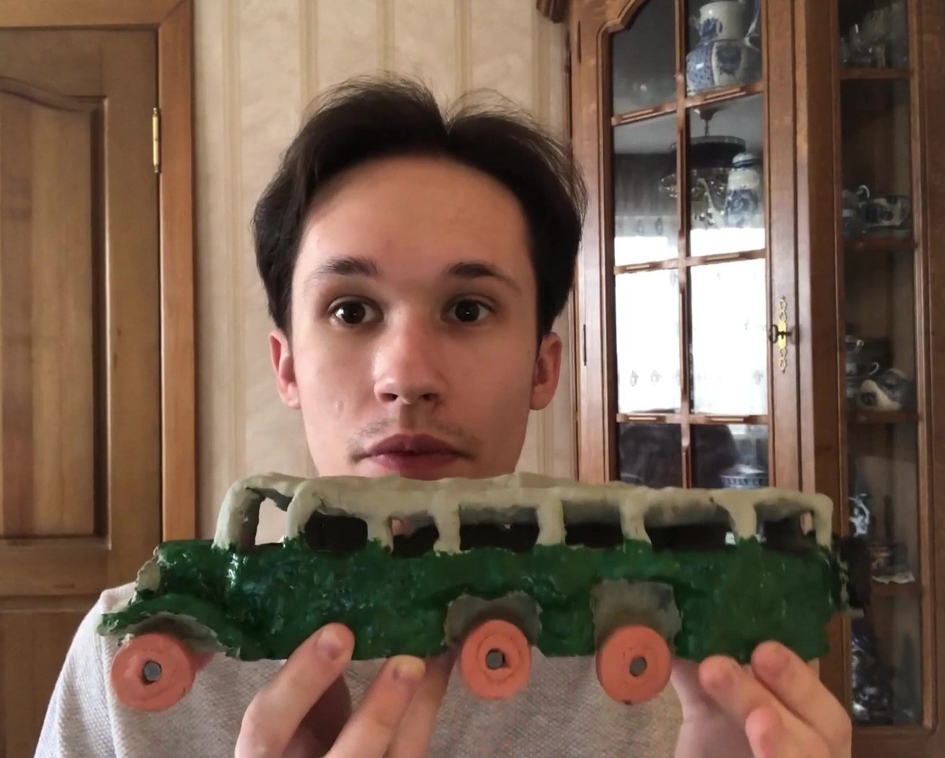 Гигантский капотный автобус СССР: леплю модель ЯА-2 смотреть онлайн