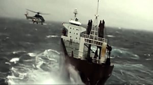 КОРАБЛИ В СИЛЬНЫЙ ШТОРМ! Огромные волны!