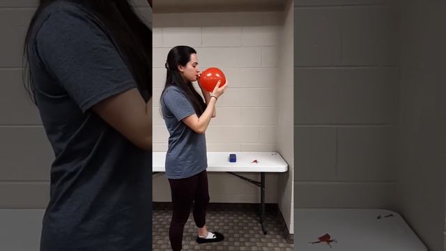 Another guest appearance blowing up a red balloon to pop смотреть онлайн
