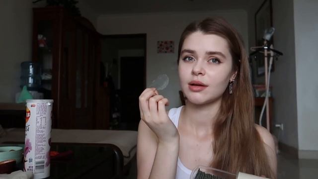 пробую странную китайскую еду || куриные лапы, соевое яйцо, чипсы с трюфелем смотреть онлайн
