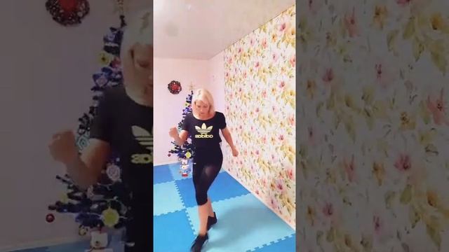 Аэробика утром. Зарядка дома. Тренируемся дома смотреть онлайн