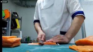 Как нарезать лосося