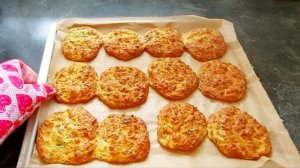 Лето- сезон  кабачков!?? Кабачковые  Оладьи  с сыром в  духовке.