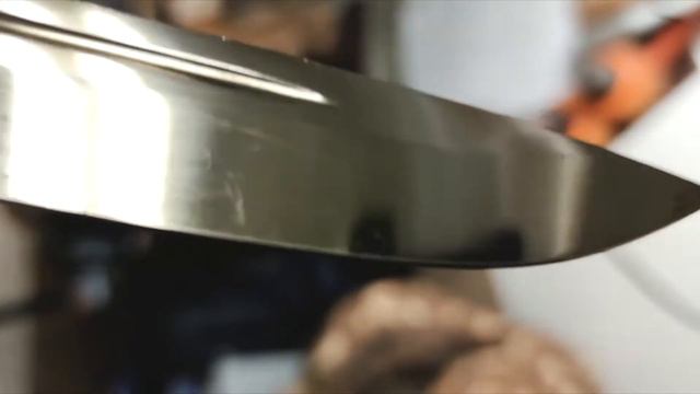 Рубим металл ножом из стали D2 ФИНКА НКВД ТЕСТ / We cut metal with a knife D2 FINKA NKVD TEST смотреть онлайн