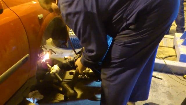 Замена переднего подшипника Opel Astra G (2 часть) смотреть онлайн