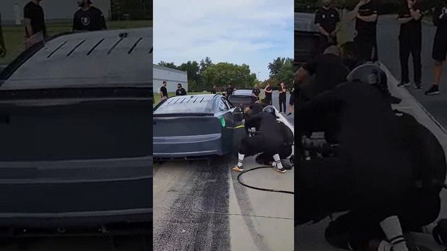 Can King Kenny change tires this fast смотреть онлайн