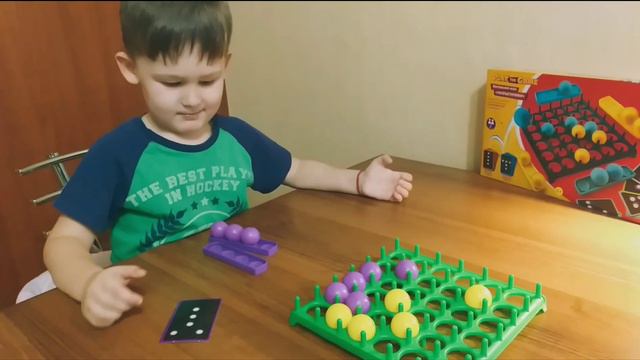 Новая игра от Play the game "Попрыгунчики". Челлендж Руслан и мама. смотреть онлайн
