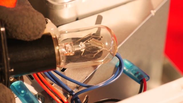 Wie ersetzt man die Lampe einer Mikrowelle? смотреть онлайн
