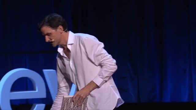 Beyond Screens | Tom Uglow | TEDxSydney смотреть онлайн