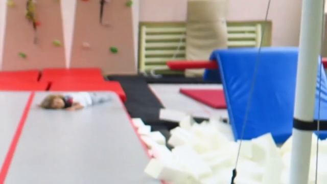 Мы на гимнастике для детей We are at the gym for children смотреть онлайн
