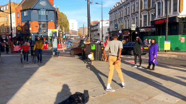 When you listen music in earplugs!/Когда слушаешь музыку в наушниках и не можешь больше сдерживатьс смотреть онлайн