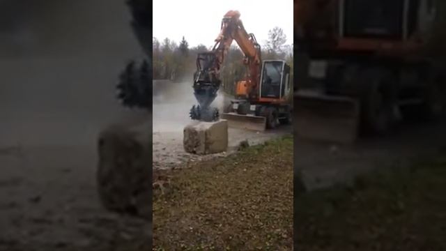 Роторная фреза ROCKWHEEL D15 работа с бетонным блоком смотреть онлайн