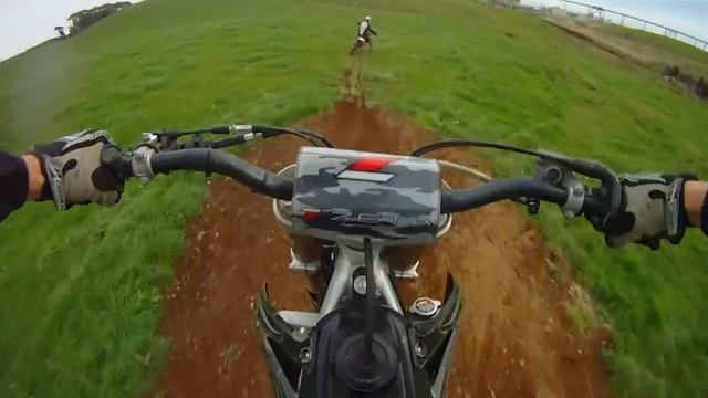 Riding At Troys Farm Part 1 - GoPro HD - CRF450R смотреть онлайн