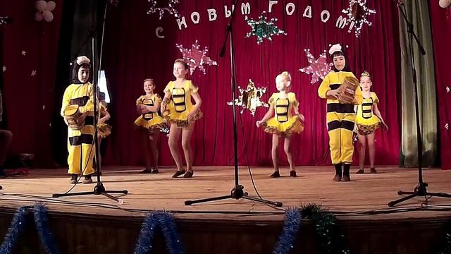 Танец пчелок смотреть онлайн