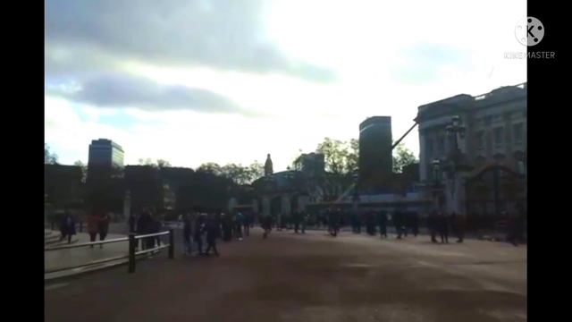 Buckingham Palace & The Queen Victoria Memorial, London, United Kingdom смотреть онлайн