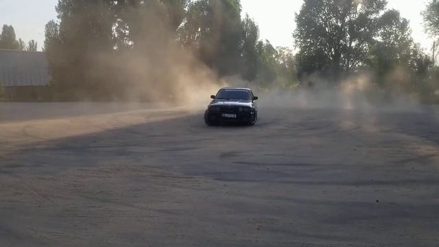 Дрифт бмв е34? смотреть онлайн