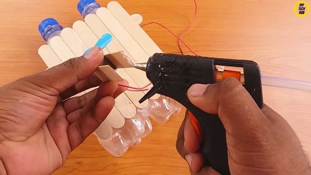 How to make a twin motor boat with plastic bottles | Dual motor Boat | easy motor boat смотреть онлайн