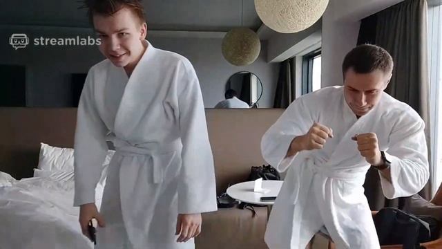 Батя и сын танцуют смотреть онлайн