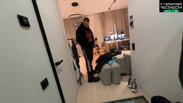 ХАЗЯЕВА УГАРАЮТ НА ХАТЕ У КОРЕША | СЕКРЕТНЫЙ СТРИМ ПЛОХОГО ПАРНЯ смотреть онлайн