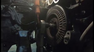 Замена сальника, снятие и установка помпы, регулировка привода ремня генератора на двигателе D2866