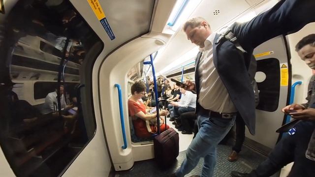 London Underground Full Line Journey - Victoria Line - Walthamstow To Brixton