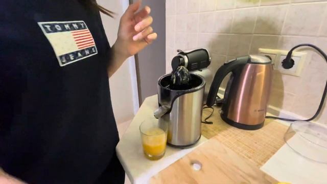 По вкусу вкусно и по сути вкусно! - обзор соковыжималки для цитрусовых Kitfort KT-1119 смотреть онлайн