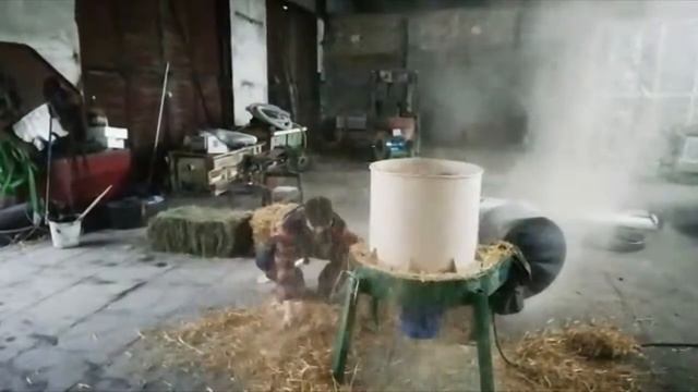 Измельчитель сена/соломы в работе смотреть онлайн