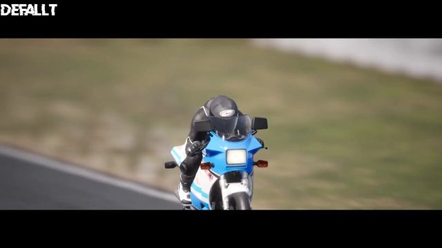 How it looks like to others while riding the SUZUKI RG500 (1987) смотреть онлайн