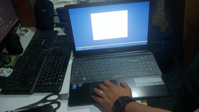 Acer Aspire E1 572G HDD knocking sound смотреть онлайн