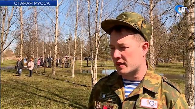В Старой Руссе открылся памятник герою Советского Союза Тулегену Тохтарову смотреть онлайн