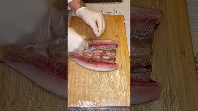 Разделываем селедочку для рольмопсов! смотреть онлайн