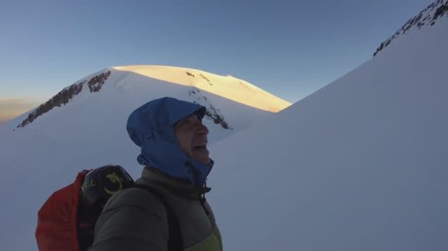 Полёт на параплане с Эльбруса