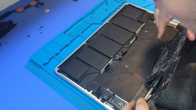 Ремонт MacBook Pro A1398 с плавающим дефектом и почему по ним была отзывная программа? смотреть онлайн