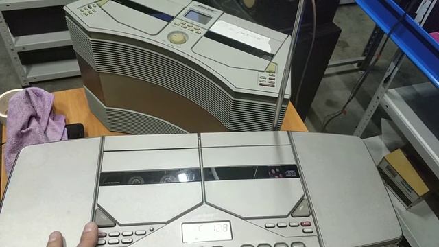 Не у кого нет, а у меня есть, может быть и у Вас. меняю на дензнаки. Bose AW-1D + AW-1 + AWM