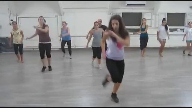Zumba ® fitness class with Lauren-Ricky Martin Maria смотреть онлайн
