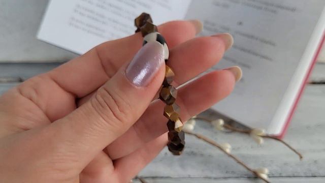 Браслет из тигрового глаза с бусиной ДЗИ зубы тигра смотреть онлайн