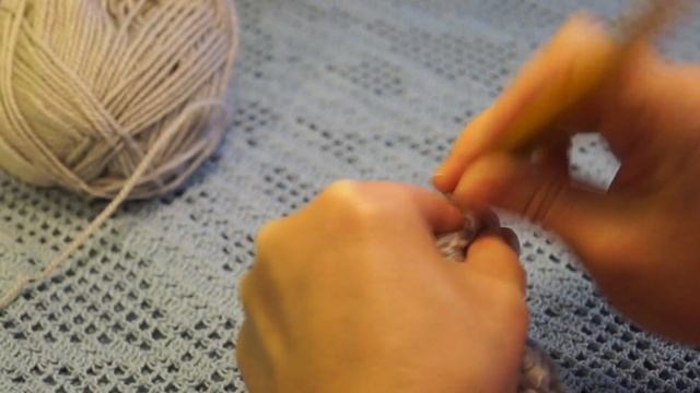 Женская шапка крючком,рельефные узоры 1 часть( Relief Cap Crochet) (Шапка #30)